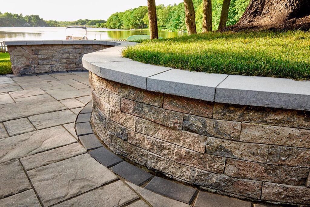 Retaining Wall, Pavers, Patio, Grass, Landscaping